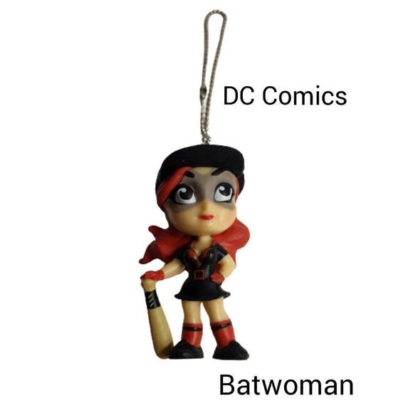 DC Comics Batwoman Lil Bombshells Figural Clip 2" Vinyl Figure Backpack Clip NEW - Picture 1 of 8
